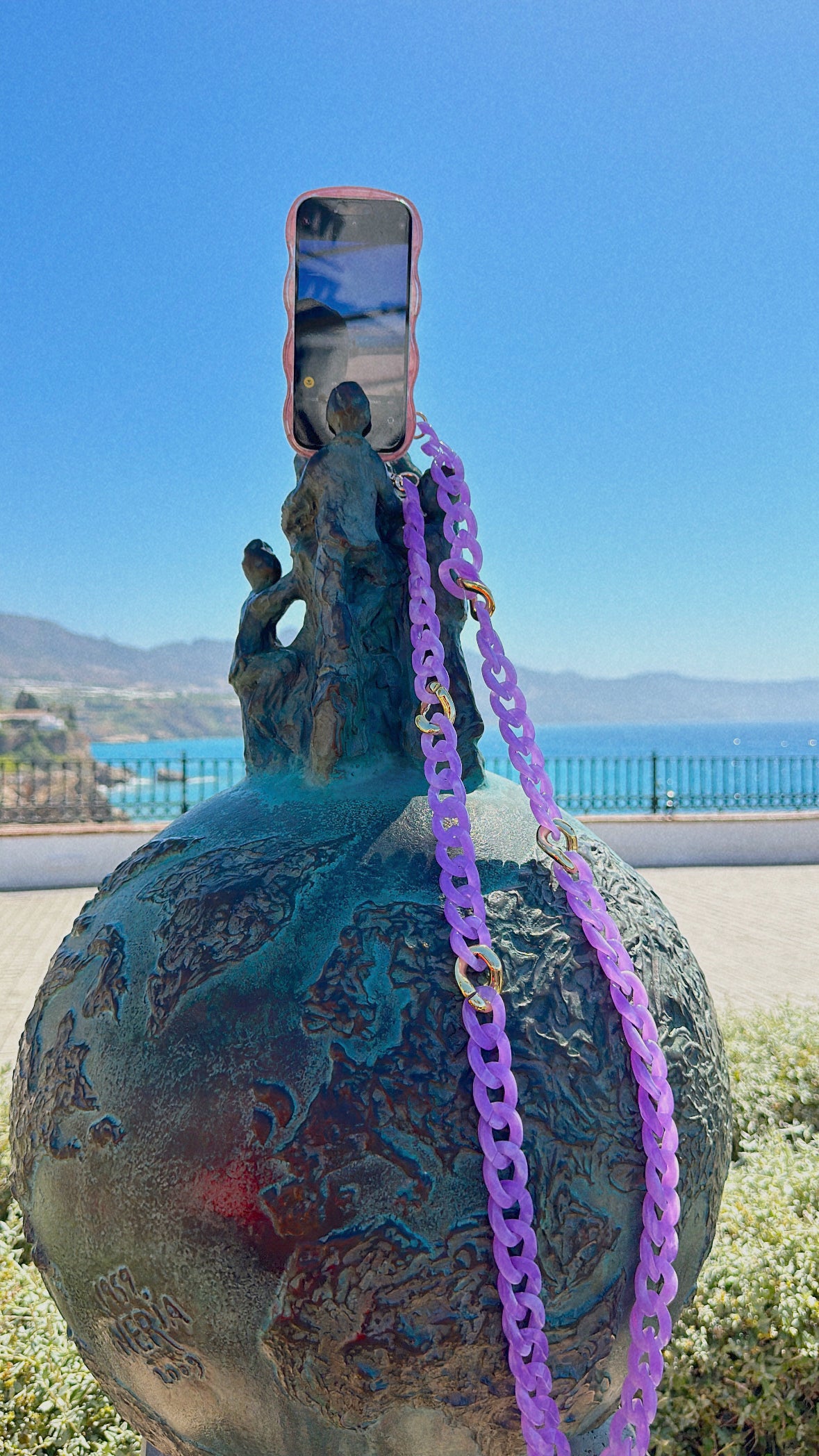 Chaîne de téléphone violet